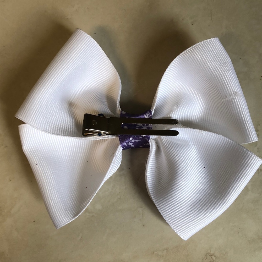 2/$15 5-Piece Snowflake Bow Hair Accessories | Winter Hair Clips | Girls - Picture 6 of 6